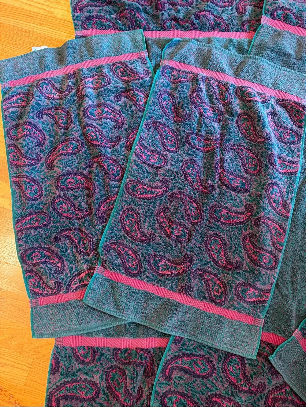 FieldCrest vintage 1990s Jewel tone paisley Bath towel set-2 bath towels/3 hand